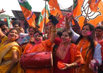 पिछले कई चुनावों में लोकतंत्र की मजबूत नींव बनकर उभरीं महिलाएं, जिधर किया वोट…उनकी बनी सरकार