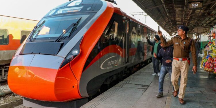 देश को मिलेगी 4 नई वंदे भारत ट्रेन, पीएम मोदी 8 नवंबर को दिखाएंगे हरी झंडी- चेक करें रूट