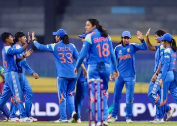 महिला क्रिकेट की ऐतिहासिक जीत: गुमनाम गुरुओं की कहानी, जिन्होंने गढ़ी चैम्पियन टीम