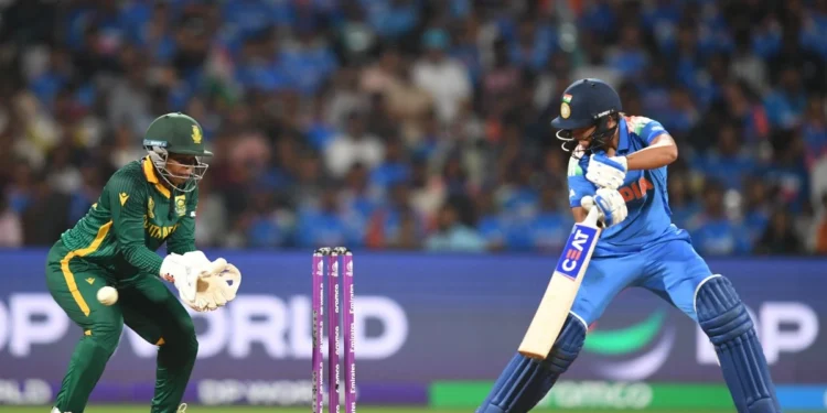 Women's World Cup Final : नवी मुंबई में पर बारिश का संकट, रिजर्व डे तय, दोनो टीमो की नजर पहली ट्रॉफी पर