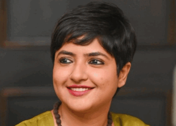 Bengali singer was harassed for singing devotional songs. | भक्ति गीत गाने पर बंगाली सिंगर के साथ अभद्रता: महबूब मलिक नाम के शख्स ने लग्नजिता चक्रवर्ती को मारने की कोशिश की, आरोपी TMC का कार्यकर्ता