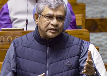 “पड़ोसी देशों से भी सस्ते हैं भारत में रेल टिकट”, सीनियर सिटीजन की छूट बहाल पर क्या बोले रेल मंत्री?