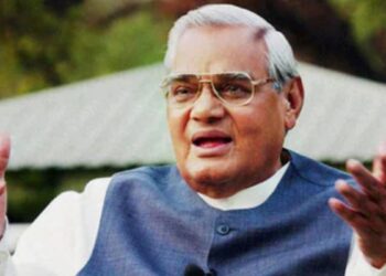 जयंती विशेष: अटल बिहारी वाजपेयी के मुरीद थे पंडित नेहरू, बोले- “ये लड़का एक दिन प्रधानमंत्री बनेगा”