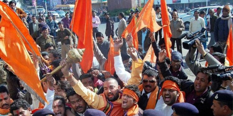 कांग्रेस नेता ने की बजरंग दल को बैन करने की मांग, कहा- ‘अपराधों में लिप्त है ये संगठन’