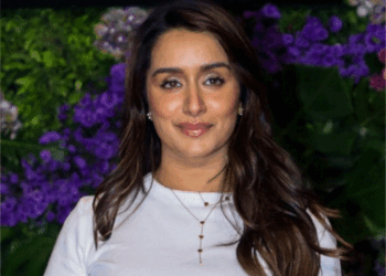 shraddha kapoor film review dhurandhar | श्रद्धा कपूर ने किया धुरंधर का मूवी रिव्यू: कहा- हमारी भावनाओं के साथ मत खेलिए, फिल्म के निगेटिव पीआर पर दी प्रतिक्रिया