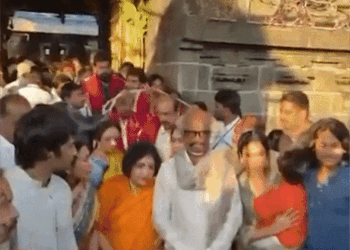 Rajinikanth seeks blessings at Tirupati temple on his 75th birthday | 75वें जन्मदिन पर रजनीकांत ने तिरुपति मंदिर में लिया आशीर्वाद: परिवार के साथ पहुंचे थलाइवा, फैन्स का किया खास अभिवादन; वीडियो वायरल