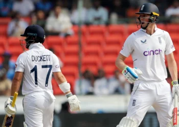 Ashes 2nd Test: ऑस्ट्रेलिया की 177 रनों की बड़ी बढ़त, इंग्लैंड की ठोस शुरुआत, डकेट-क्रॉली का धैर्य