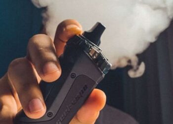 संसद में ई-सिगरेट पीने वाले सांसद कौन? गिरिराज सिंह ने किया ये दावा