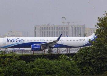 IndiGo Flights Cancellation: अगले 2-3 दिन तक और बढ़ेंगी फ्लाइट कैंसिलेशन, कंपनी पर फूटा DGCA का गुस्सा