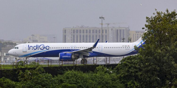 IndiGo Flights Cancellation: अगले 2-3 दिन तक और बढ़ेंगी फ्लाइट कैंसिलेशन, कंपनी पर फूटा DGCA का गुस्सा