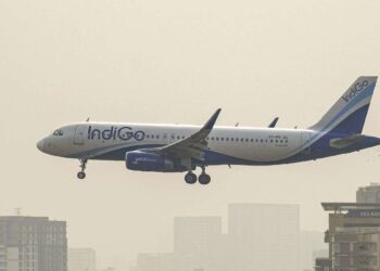 DGCA ने IndiGo को दी 24 घंटे की राहत, अब सोमवार शाम तक देना होगा ‘कारण बताओ नोटिस’ का जवाब