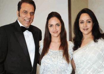 Esha could not overcome the grief of Dharmendra’s death | धर्मेंद्र के निधन के दुख से नहीं उबर पाईं ईशा: काम पर लौटीं, कहा- मेरे हाथ में होता तो मैं सोशल मीडिया से दूर हो जाती