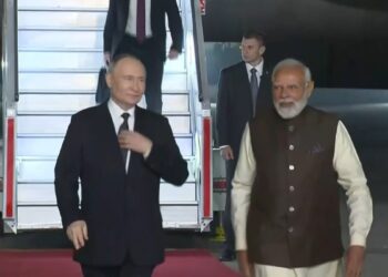 व्लादिमीर पुतिन का भारत में कैसे हुआ स्वागत, पीएम मोदी उनसे कैसे मिले? यहां देखें पहला Video