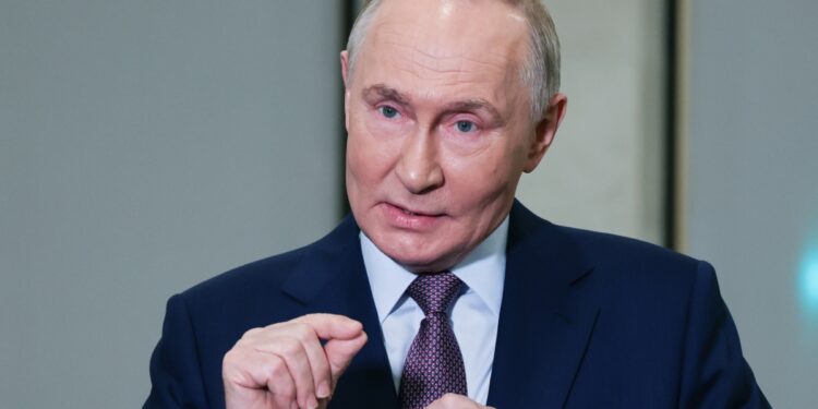 पुतिन की अभेद्य सुरक्षा, यात्रा के दौरान रूसी राष्ट्रपति की कैसे की जाती है सिक्योरिटी?