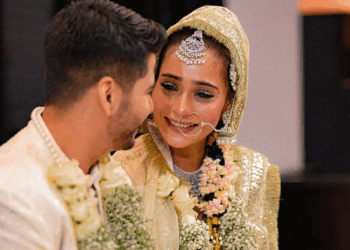 Sara Khan got married according to Hindu and Muslim rituals. | सारा खान ने हिंदू और मुस्लिम रीति-रिवाज से शादी की: लिखा- कबूल है से सात फेरे तक; कृष पाठक संग अक्टूबर में कोर्ट मैरिज की थी