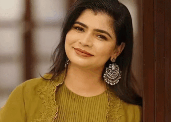 An unknown person sent nude photos of Chinmayi Sripada. | चिन्मयी श्रीपदा को अनजान शख्स ने भेजी उनकी न्यूड फोटो: सिंगर के बच्चों को जान से मारने की मिली धमकी, वीडियो पोस्ट कर बताई पूरी बात