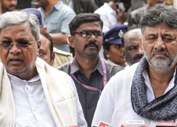 अभी नहीं थमी कर्नाटक में खींचतान? वेणुगोपाल का स्वागत में यूं आमने-सामने दिखे शिवकुमार और सिद्धारमैया के समर्थक