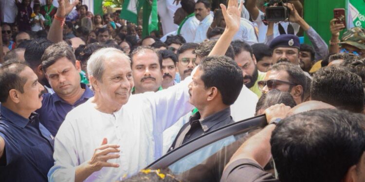 ओडिशा: नवीन पटनायक ने दिखाया बड़ा दिल, बढ़ा वेतन लेने से किया इनकार; जनहित में खर्च करने का किया आग्रह