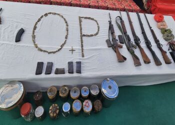 मलकानगिरी में 22 माओवादियों ने किया सरेंडर, भारी मात्रा में विस्फोटक और हथियार भी सौंपे; DGP रहे मौजूद