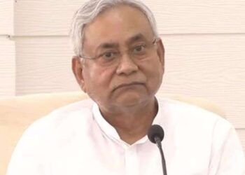 हिजाब विवादः नीतीश कुमार के खिलाफ महाराष्ट्र अल्पसंख्यक आयोग में शिकायत, AIMIM-सपा नेता बोले- ‘माफी मांगे CM’