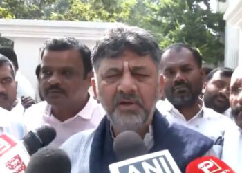 ‘यह मेरे लिए बहुत शॉकिंग है’, EOW की नोटिस ने डीके शिवकुमार की बढाई मुश्किलें, जानिए पूरा मामला