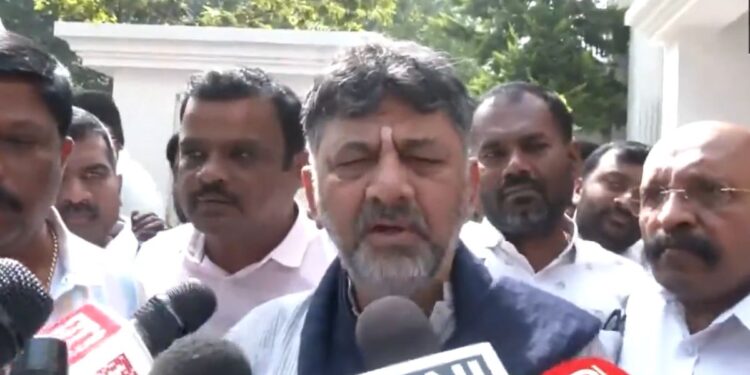 ‘यह मेरे लिए बहुत शॉकिंग है’, EOW की नोटिस ने डीके शिवकुमार की बढाई मुश्किलें, जानिए पूरा मामला