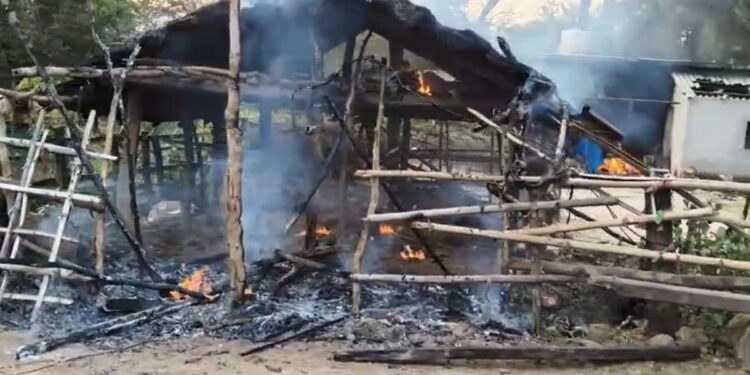 ओडिशा के मलकानगिरी में महिला का सिरकटा शव मिलने से मचा हड़कंप, तोड़फोड़ और आगजनी, धारा 163 लागू, इंटरनेट बंद