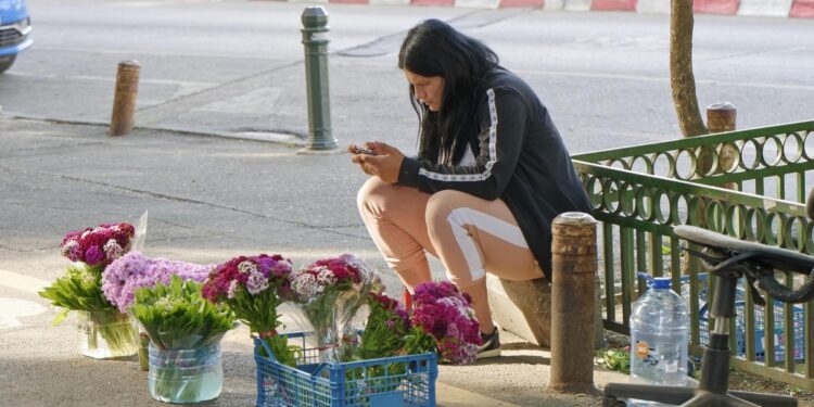 कॉलर के कहने पर महिला ने जैसे ही ये ऐप किया डाउनलोड, हो गई डिजिटल अरेस्ट, गंवाए 2.05 करोड़ रुपये