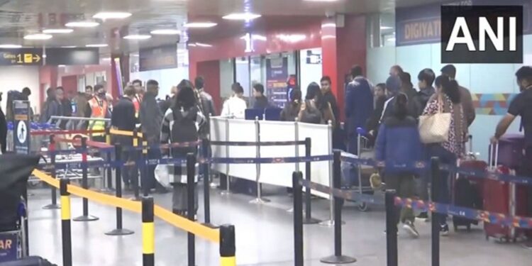 खराब मौसम और कम विजिबिलिटी के चलते फ्लाइट्स हो सकती हैं प्रभावित, एयरलाइंस ने किया अलर्ट