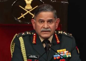 ‘ऑपरेशन सिंदूर’ के दौरान सीजफायर के लिए क्यों गिड़गिड़ा रहा था पाकिस्तान? आर्मी चीफ ने बताई अंदर की बात