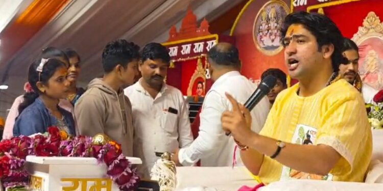 बाबा बागेश्वर ने कराई आधे दर्जन से अधिक हिंदुओं की घर वापसी, 20 साल पहले बदल लिया था धर्म