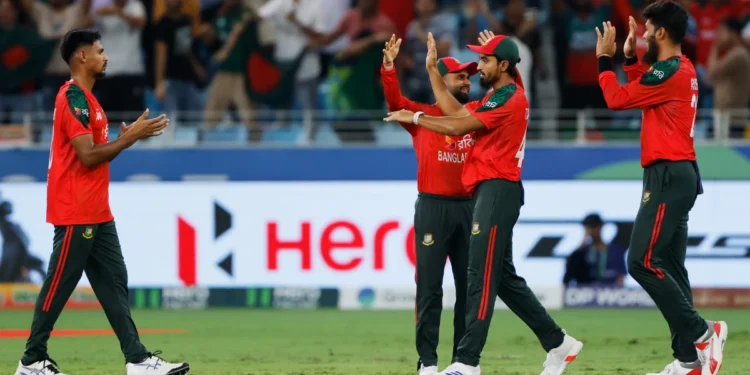 controversy over t20 world cup 2026 bangladesh adamant on not playing in india talks with icc