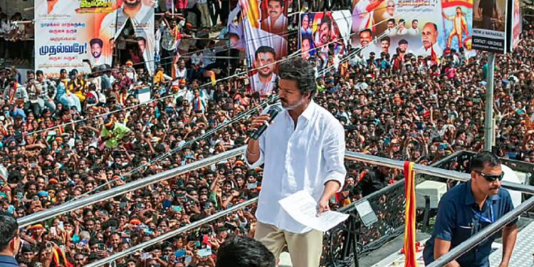 CBI ने करूर भगदड़ मामले में TVK प्रमुख विजय को पूछताछ के लिए बुलाया, 12 जनवरी को होगी पूछताछ