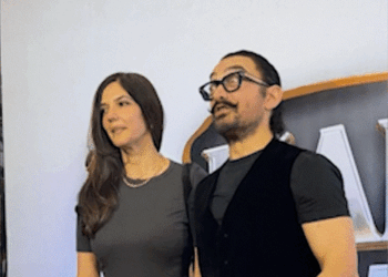 फिल्म 'हैप्पी पटेल' की स्क्रीनिंग; गर्लफ्रेंड गौरी संग पहुंचे आमिर:इवेंट में तृप्ति डिमरी, राजू हिरानी और बाबिल खान जैसे सेलेब्स भी शामिल हुए