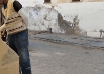 The thunder of bullets echoed among the mansions | राजस्थान में तापसी पन्नू ने खाकी वर्दी में चलाई बुलेट: महिला कॉन्स्टेबल को पीछे बैठाया; मंडावा की गलियों में गश्त लगाई; स्कूल बना थाना – Jhunjhunu News