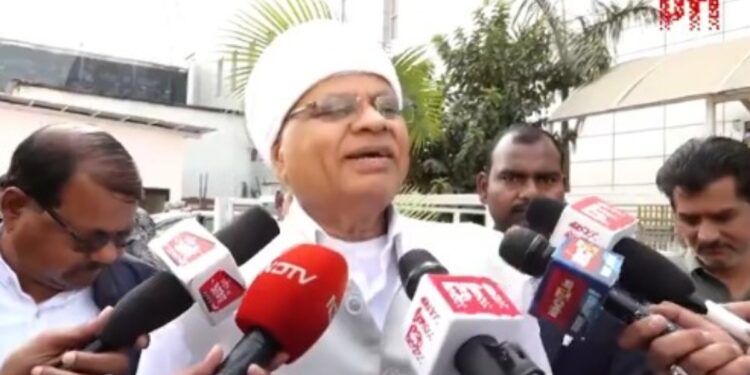 ‘खूबसूरत लड़की देख मन भटक सकता है और…’ कांग्रेस MLA का रेप का सिद्धांत और घिनौना बयान, मचा बवाल