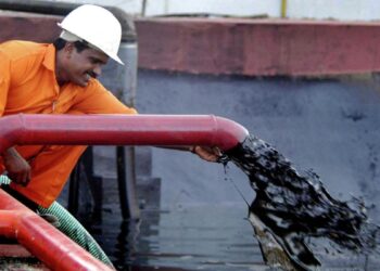 वेनेजुएला के तेल भंडार पर अमेरिकी कंट्रोल से भारत को मिल सकता है 1 अरब डॉलर का फंसा हुआ बकाया, जानें पूरा मामला