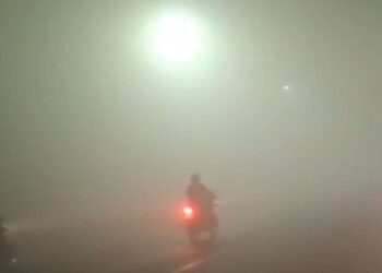 Weather News Today: दिल्ली में 5 डिग्री तक लुढ़का पारा, तो UP में छाया बहुत घना कोहरा; जानें अपने इलाके का तापमान और मौसम की भविष्यवाणी