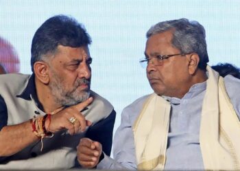‘सिद्धारमैया सहित 140 विधायकों का समर्थन, दोनों नेता एक निष्कर्ष पर पहुंचे’, सीएम विवाद पर बोले डीके शिवकुमार