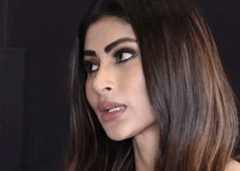 हरियाणा इवेंट में मौनी रॉय के साथ बदसलूकी:एक्ट्रेस ने सोशल मीडिया पर बयां किया दर्द, लिखा- लोगों ने अश्लील टिप्पणी की और गालियां दीं