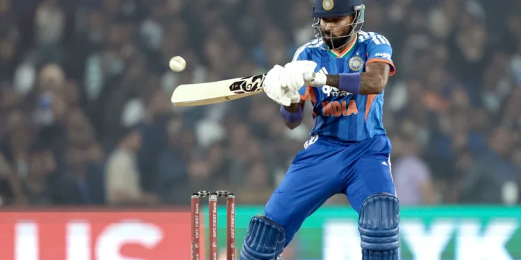 Hardik Pandya का 'Power Hitting' Show! एक ओवर में 5 छक्के, 93 गेंदों में बनाए 133 रन