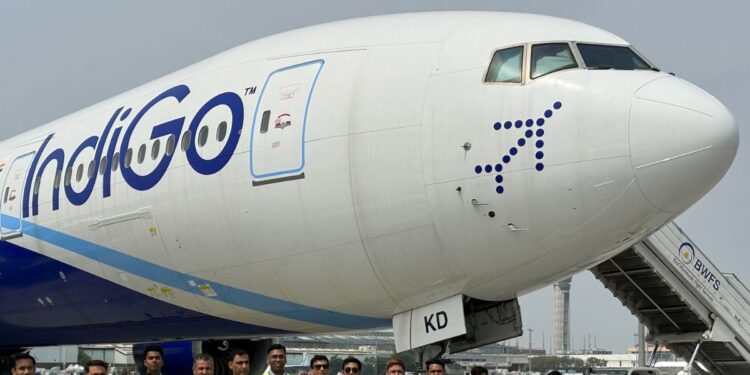 DGCA ने इंडिगो पर लगाया ₹22 करोड़ का जुर्माना, दिसंबर में कैंसिल की थीं हजारों फ्लाइट्स