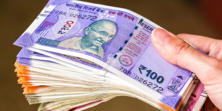 वरिष्ठ नागरिकों को FD पर कहां मिलेगा सबसे ज्यादा ब्याज, यहां देखें टॉप 10 बैंकों की लिस्ट