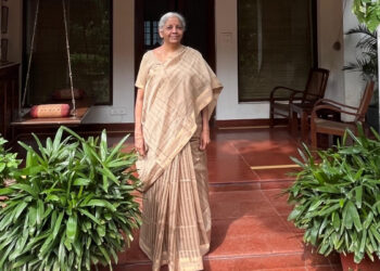 Union Budget 2026: टैक्स स्लैब बदलेंगे या बढ़ेगी छूट की सीमा? टैक्सपेयर्स की नजरें निर्मला सीतारमण पर टिकीं