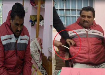 रिश्वत लेते रंगे हाथों पकड़े गए 2 इंजीनियर, पॉकेट से निकला नोटों का बंडल, देखें VIDEO