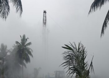 आंध्र प्रदेश में लीक हुई ONGC की गैस, दूर तक छाई धुंध, कई जगहों पर लगी आग, मचा हड़ंकप-VIDEO