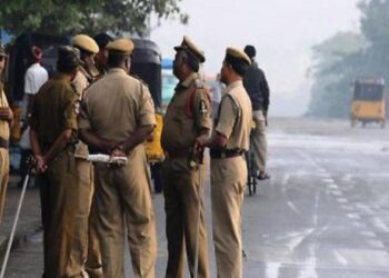 दलित महिला की सड़क पर चाकू मारकर हत्या, आरोपी रफीक का शव जंगल में पेड़ से लटका हुआ मिला