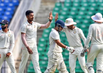 Delhi के खिलाफ रणजी ट्रॉफी मैच में मुंबई के खिलाड़ियों ने पहना फेस मास्क