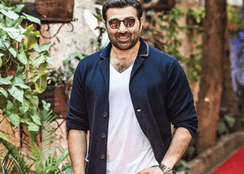 Rajkumar Santoshi Meets Sunny Deol in Manali for Ghatak 2 Script
