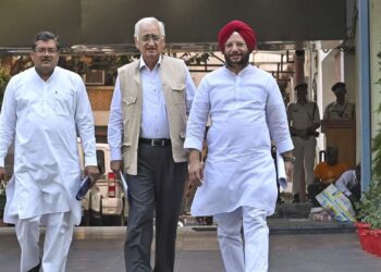 कांग्रेस हाईकमान के करीबी नेता और परिवार का नाम UP SIR से गायब, बोले- सारे कागजात दिए थे